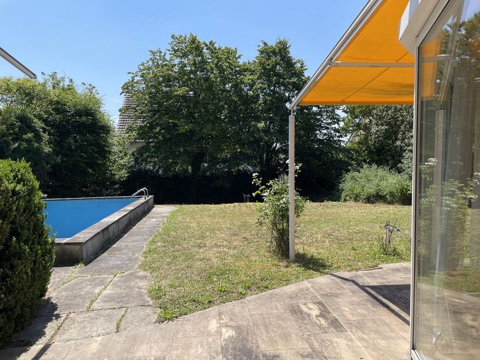 Casa progettata da un architetto a mezza collina – Freisitz, Garten, Schwimmbad