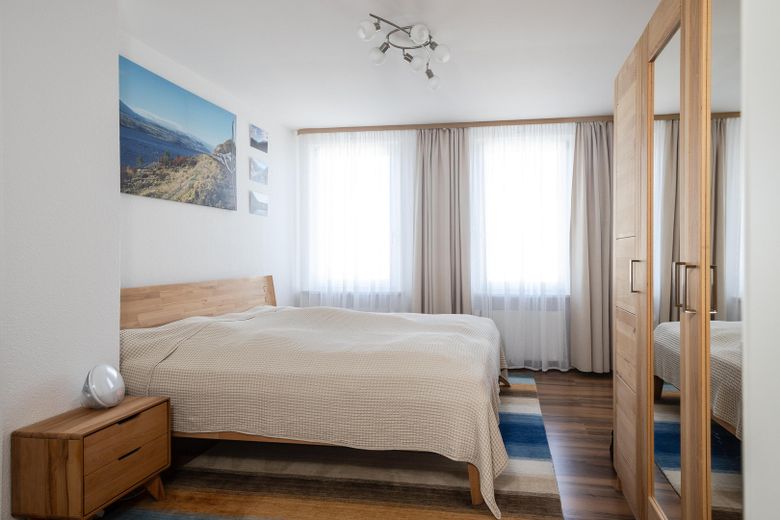Zimmer geht vom Flur ab