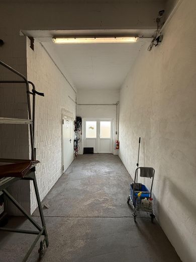 Vielseitiger Gewerbestandort mit Büro-, Lager- und Hallenflächen in Volkmarsen – Ausgang kleines Palettenlager