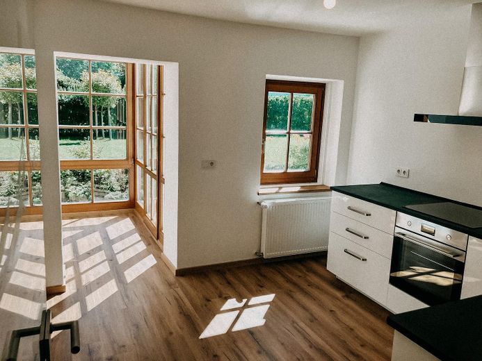 Esclusivo appartamento di 2,5 locali in posizione privilegiata a Feldafing sul lago di Starnberg – Küche