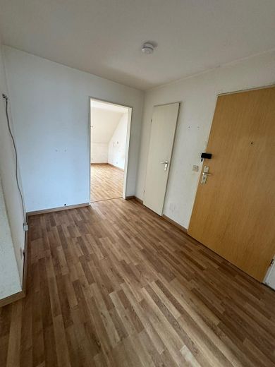 Gemütliches Zuhause für die ganze Familie – helle 3,5-Zimmer-Dachgeschosswohnung in Essen-Borbeck – großzügiger Eingangsbereich