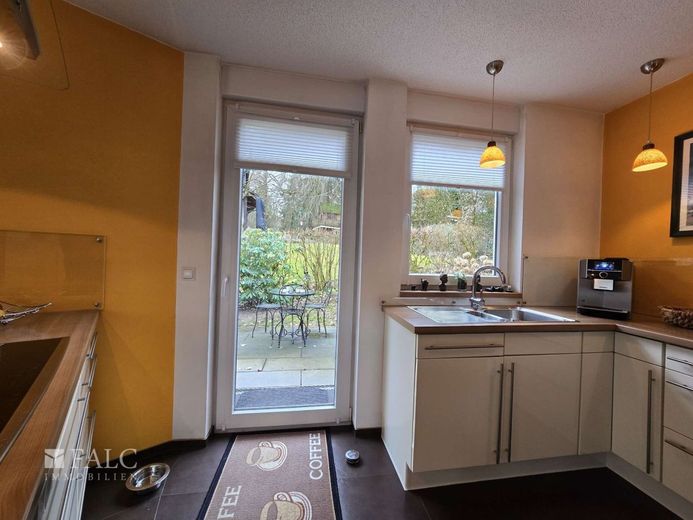 Ein Haus wie kein zweites, ruhig gelegen und mitten drin – Küche