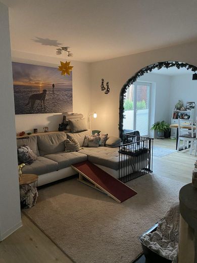 Blick Wohnzimmer zur Küche