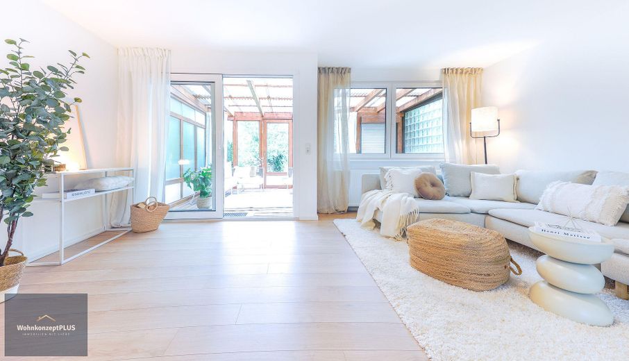 Provisionsfrei: Komplett modernisiertes Reihenmittelhaus mit Wärmepumpe – Wohnzimmer