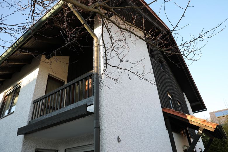 Zugang vorbei an der Terrasse
