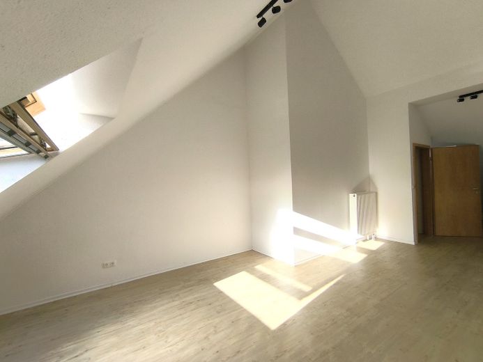 Zentrales und energieeffizientes Townhouse mit Tiefgarage und Keller – 2. OG mit Sonne
