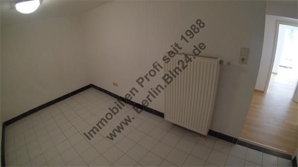 1 Zimmer mit Garten und Terrasse, Wannenbad und Einbauküche – G0022236