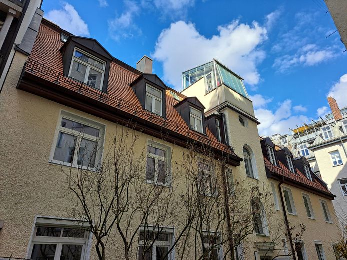 Rückgebäude im Hof