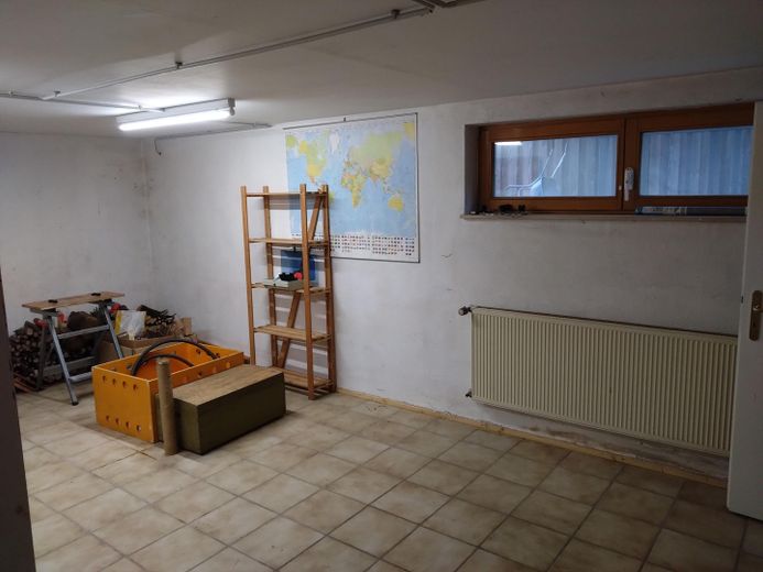 Per famiglie, casa unifamiliare indipendente a Eckental Brand da privato – Keller Hobbyraum