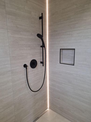 Dusche EG