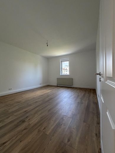 سكن أول حصري - شقة قديمة أنيقة 4 غرف في موقع مركزي – Zimmer 1