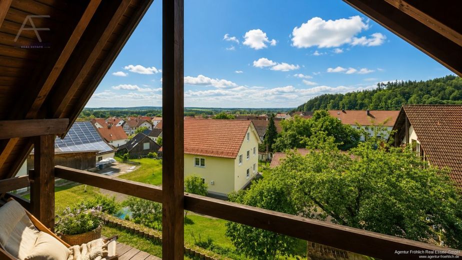 Fernblick statt Standard - Einfamilienhaus mit Potenzial in traumhafter Hanglage – Schlafzimmer-Panorama-Blick