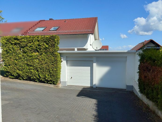Ruhig wohnen & gut angebunden – Doppelhaushälfte mit Sonnenterrasse in Wehrheim/Obernhain – Garage und Stellplatz