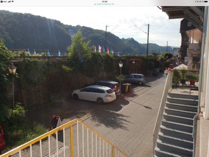 Hausvorderseite mit Treppe