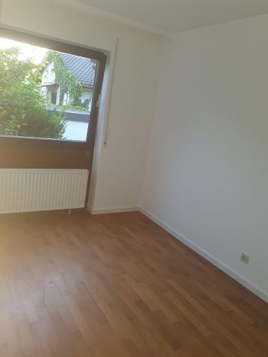 3 Zimmer Wohnung mit Terrasse. – Kleine Schlafzimmer