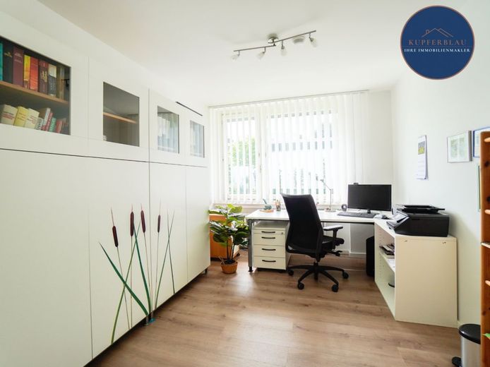 Sanierter Bungalow mit traumhaftem Garten in ruhiger Lage in Rheinbach-Stadt – Arbeitszimmer