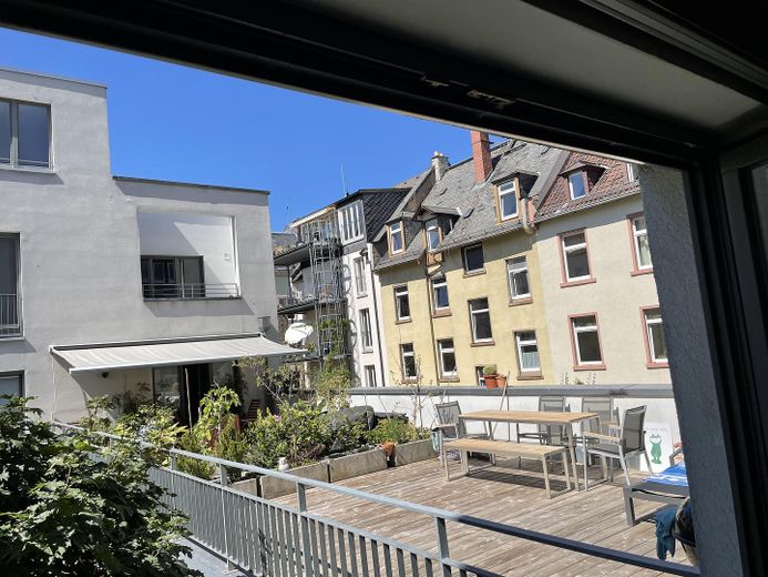 Provisionsfrei: Wunderschöne, ruhig gelegene Dachterrassenwohnung in Frankfurt Bornheim – Foto 14