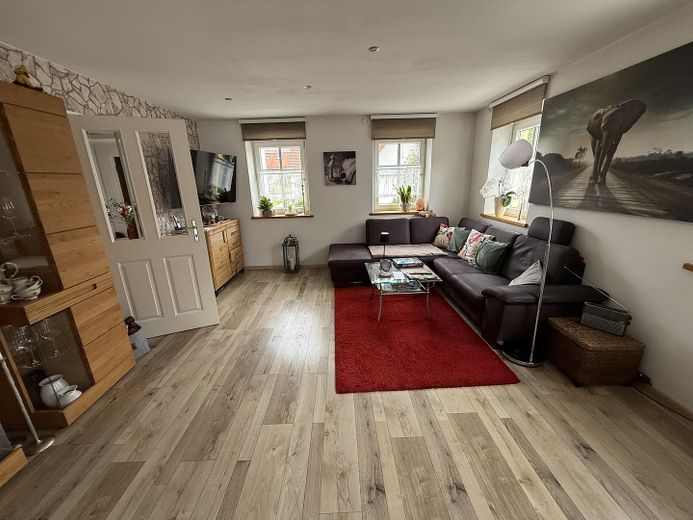 Ekskluzywna nieruchomość nad rzeką Neufnach – przestronne mieszkanie na działce o powierzchni ok. 1700 m² – Wohnbereich