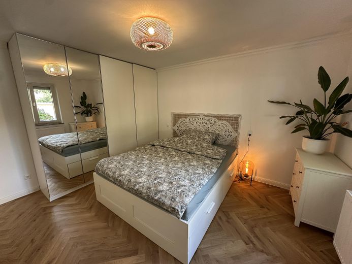 Hochwertig Möbliertes 2 Zi. Apartment Heilbronn – Schlafzimmer