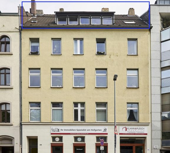 Dachgeschoßwohnung mit Blick über den Hofgarten und Potenzial zur Erweiterung – Foto 2
