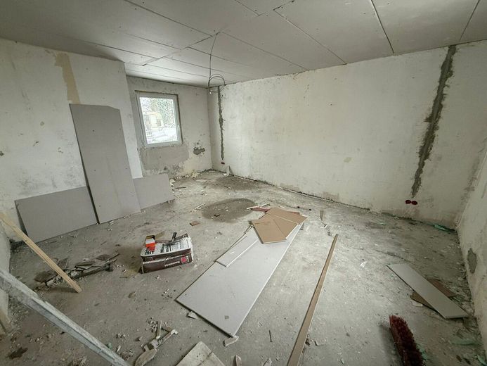 Natur pur in absoluter Alleinlage - 1.002 m² Grundstück mit Bestandsgebäude in Schifftdorf-Bramel – Sanierung begonnen- Kinderzimmer