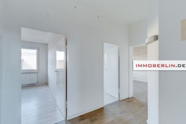 IMMOBERLIN.DE - Behagliche Wohnung mit Südwestloggia & Lift