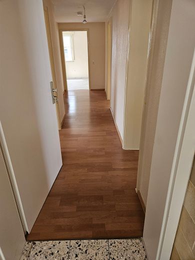Casa bifamiliare indipendente in posizione privilegiata ai margini del paese a Königsbach-Stein – Foto 10
