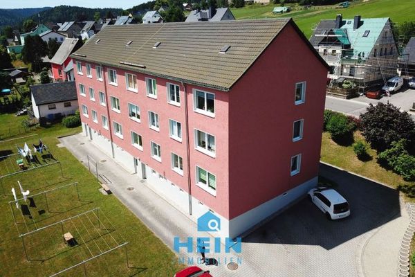 Asegure ingresos sólidos por alquiler: vivienda en propiedad luminosa con plaza de aparcamiento y baño con luz natural