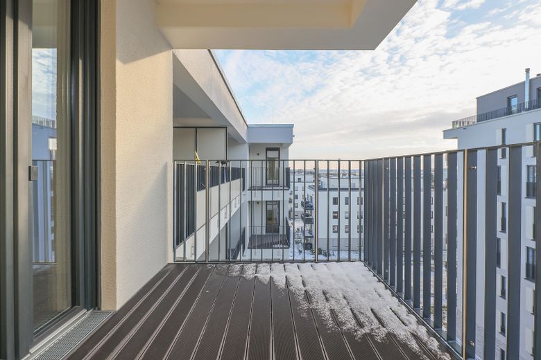2 Zimmer Luxus Neubau - Einbauküche + Parkett - vom Eigentümer – Balkon