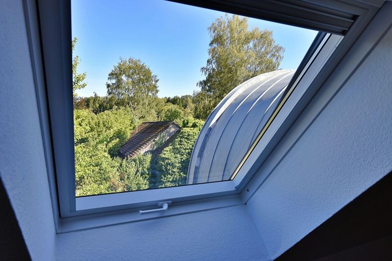 Ampiezza su due livelli – esclusiva maisonette con terrazza sul tetto e vista panoramica – Foto 15