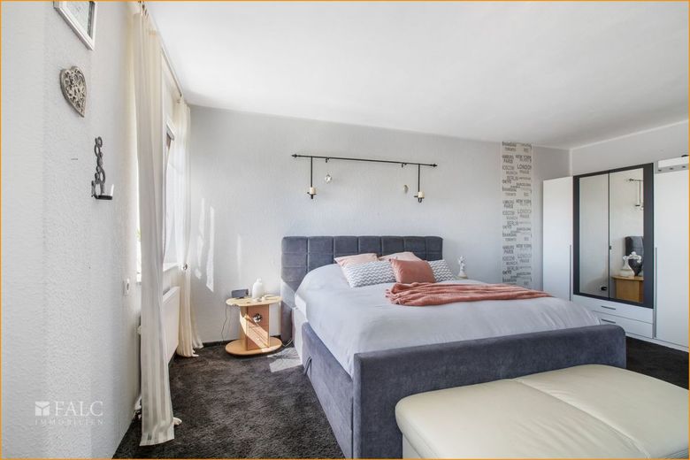 Schlafzimmer (1) !