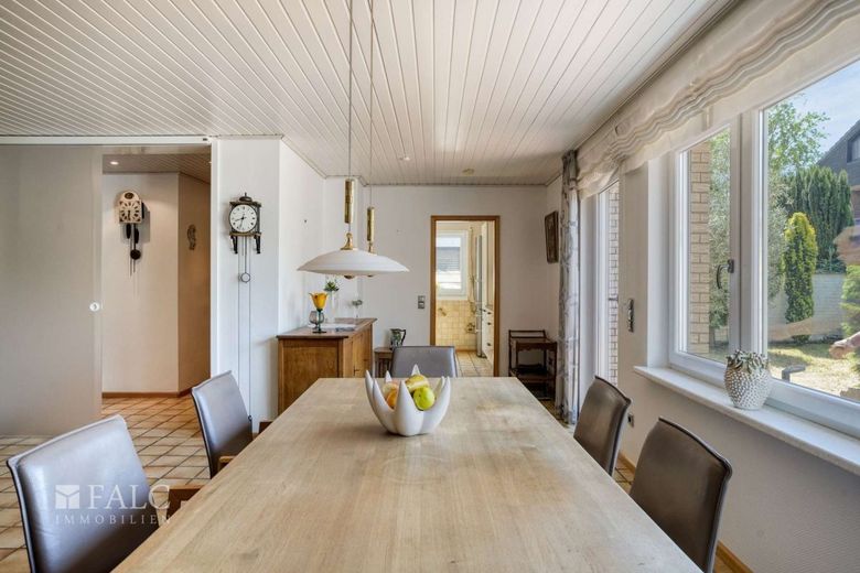 Wohnen mit Perspektive - gepflegtes Zweifamilienhaus mit Garten, Garage  in Köln-Zündorf – Esszimmer