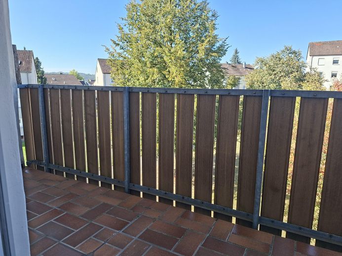 Sehr gepflegte 3-Zimmer-Wohnung mit Balkon, großem Kellerraum und Garage in ruhiger Wohnlage – Balkon