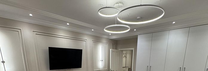 شقة فاخرة مؤثثة من غرفتين مع شرفة وخزائن مدمجة ومصاريع رول كهربائية – Wohnzimmer