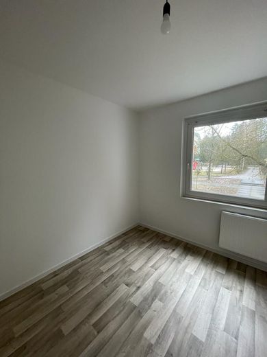 Frisch renovierte und helle 3-Zi. Whg. mit Balkon in Walddrehna – Schlafzimmer