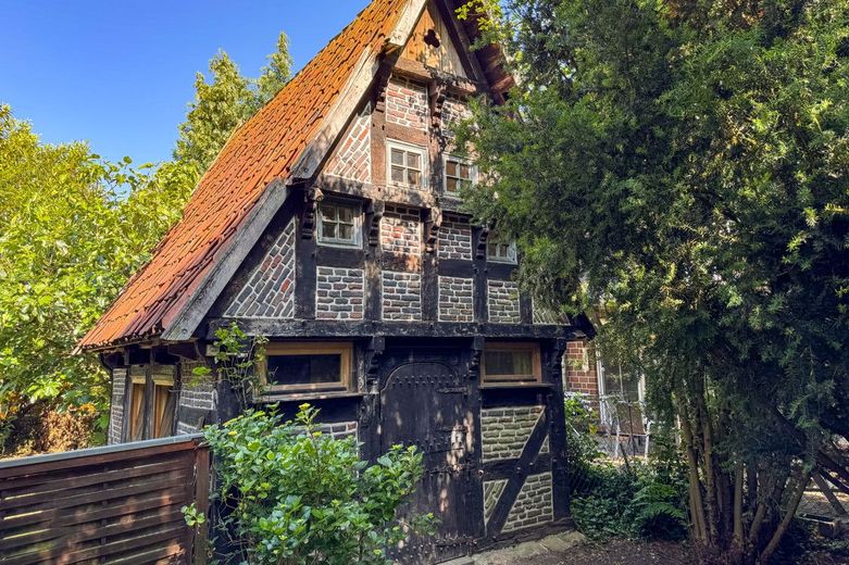 Wohnen im Denkmalschutz 6 Zimmer Reetdach Fachwerk Bauernhaus mit Gästehaus &amp; Scheune in Stuhr – Gästehaus