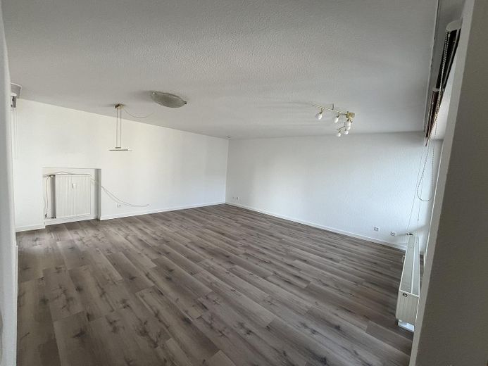Traumhafte 3-Zimmer-Wohnung mit 2 Balkonen – Wohnzimmer