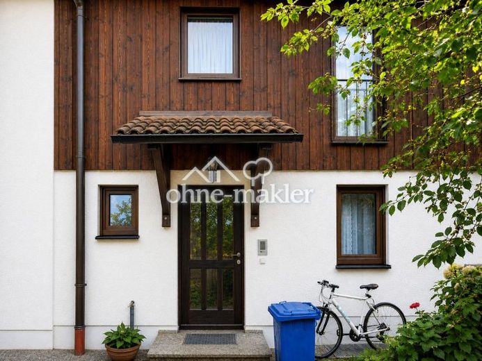 Modernisiertes Reihenmittelhaus mit Garten, Balkon und Keller in München-Perlach – Foto 1