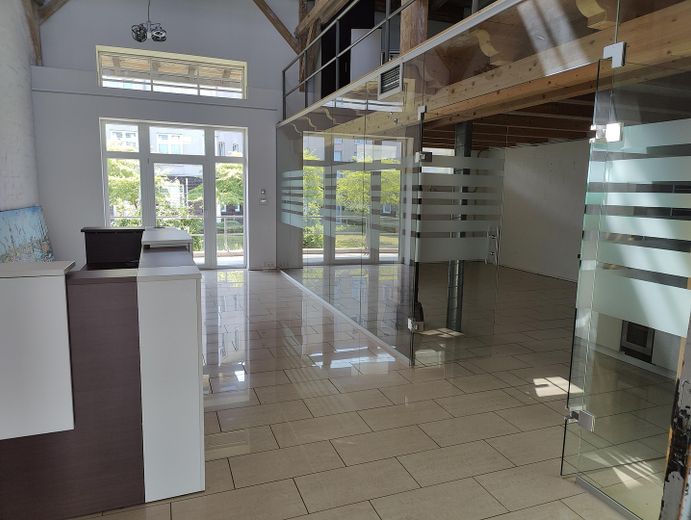 Loft-Büro in der Frachthalle – Erdgeschoss