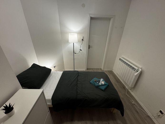 Stuttgart’ta %8 brüt getiri! Tamamen kiralanmış, 5 odalı WG yatırımı ve üst düzey nakit akışı – Zimmer 2