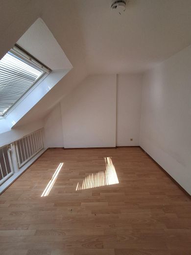 Empore
