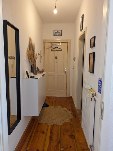 Provisionsfrei: Helle, bezugsfreie 2-Zimmer Altbauwohnung mit Südwest-Balkon im Florakiez – Photo 7