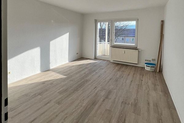 Світла 3-кімнатна квартира в Єні (07743) в оренду – ідеально для пар і невеликих сімей