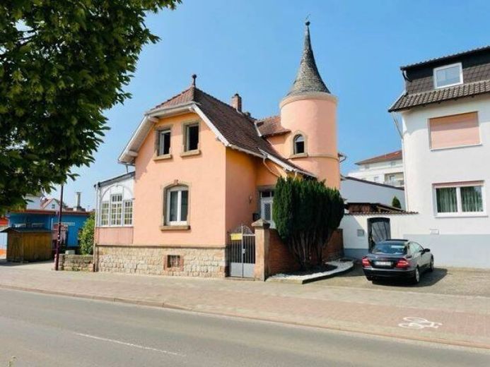 EUPORA® Immobilien: Türmchenhaus mit Flair in Kirchheimbolanden. – Foto 1
