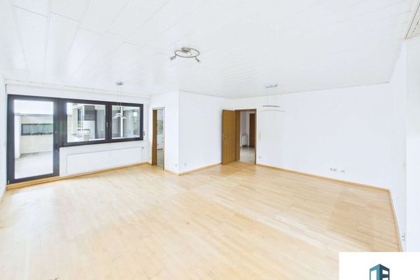 Großzügige 3-Zimmer-Wohnung mit zwei Loggien, Carport, Keller und viel Potenzial in Mainz-Hechtsheim