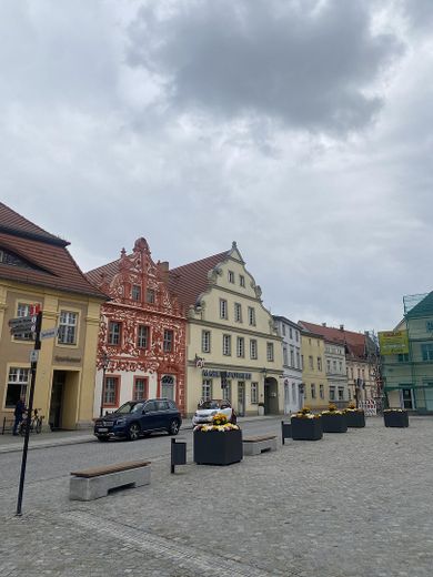 2-кімнатна квартира (новобудова) з балконом, орієнтованим на південний захід, у Лакау – Marktplatz 