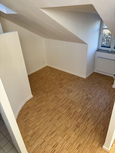 Sobre los tejados de Leipzig: dúplex de 2,5 habitaciones con 25 m² de terraza-solárium en la azotea en Rosental/Zoo – Foto 16