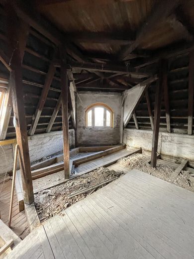 DG-Rohbau mit Vision – 220 m² & genehmigter Dachterrasse, Dachsanierung notwendig – Dachgeschoss