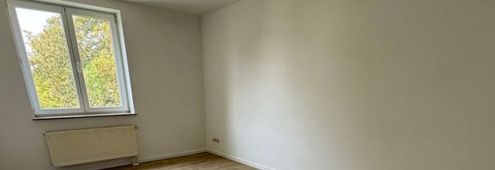 **2 odalı aydınlık daire, 2. katta / YENİ laminat (yeni fotoğraflar YAKINDA eklenecek) / WG için uygun**