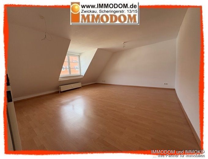 2-Zimmer-Wohnung in Zwickau im Dachgeschoss und mit Personenaufzug – Wohnen